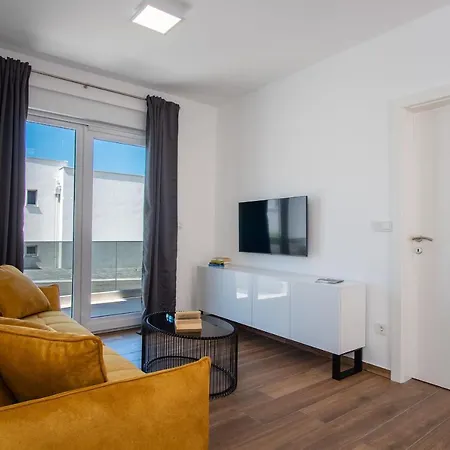 公寓 Mia By Pag Tours