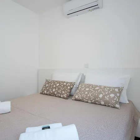 Mia By Pag Tours Šimuni